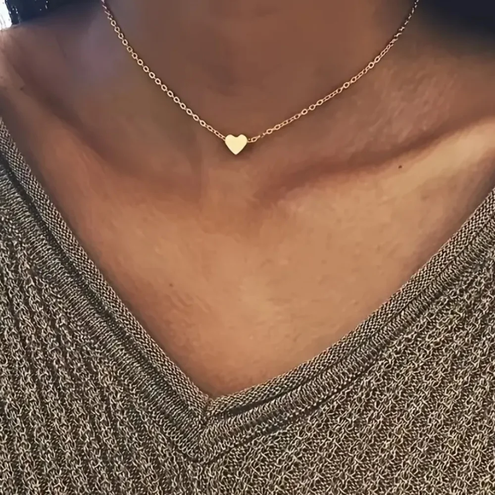 Minimalist Gold Heart Pendant Necklace